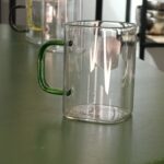 لیوان پیرکس طرح دار تکست دار قهوه چای و دمنوش شیشه ای دلی سوگا پیرکس دسته دار