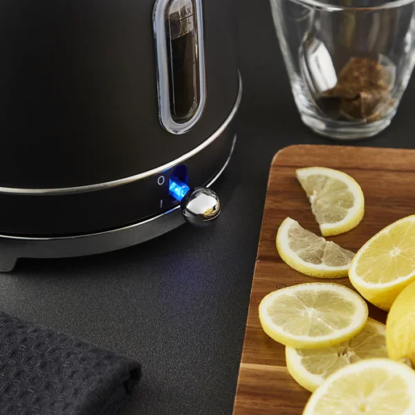 چای ساز برقی جیپاس مدل اسمگ smeg geepas کرم رنگ وینتیج رترو